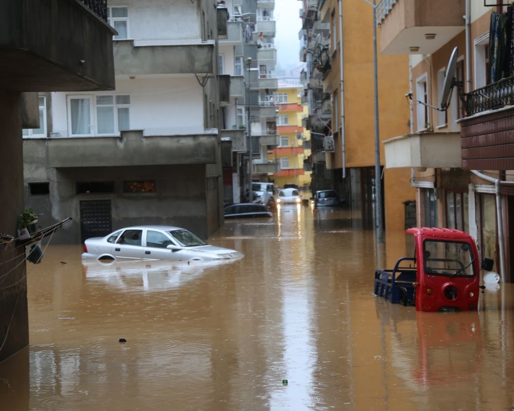 Artvin'de sel seferberliği! Afetin izlerini silmeye çalışıyorlar 17
