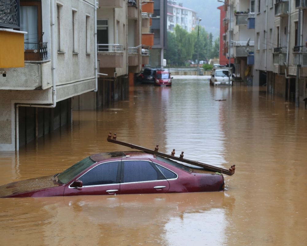 Artvin'de sel seferberliği! Afetin izlerini silmeye çalışıyorlar 14