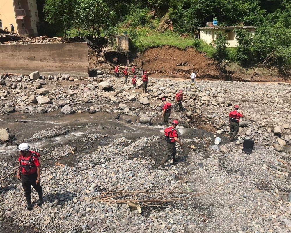 Doğu Karadeniz'de sel felaketinin bilançosu ağır oldu! Artvin'de selin izleri siliniyor 10