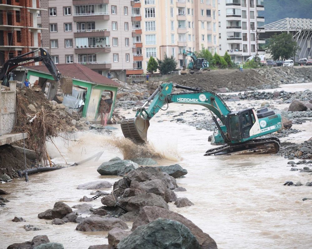 Doğu Karadeniz'de sel felaketinin bilançosu ağır oldu! Artvin'de selin izleri siliniyor 48