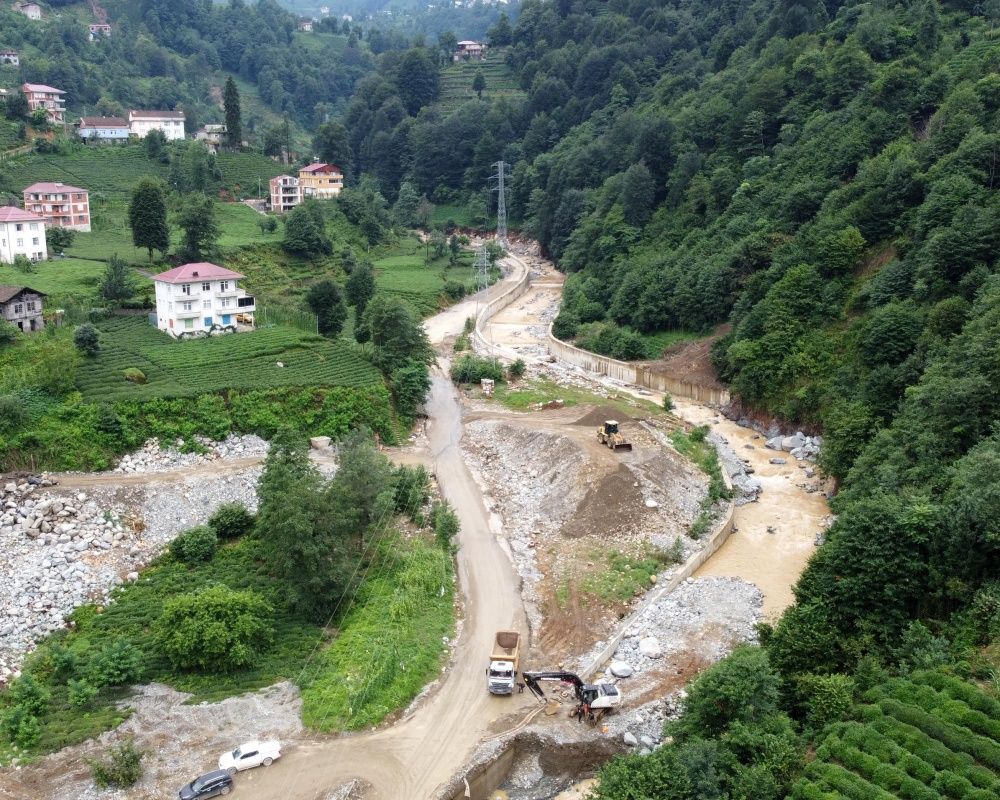 Doğu Karadeniz'de sel felaketinin bilançosu ağır oldu! Artvin'de selin izleri siliniyor 32