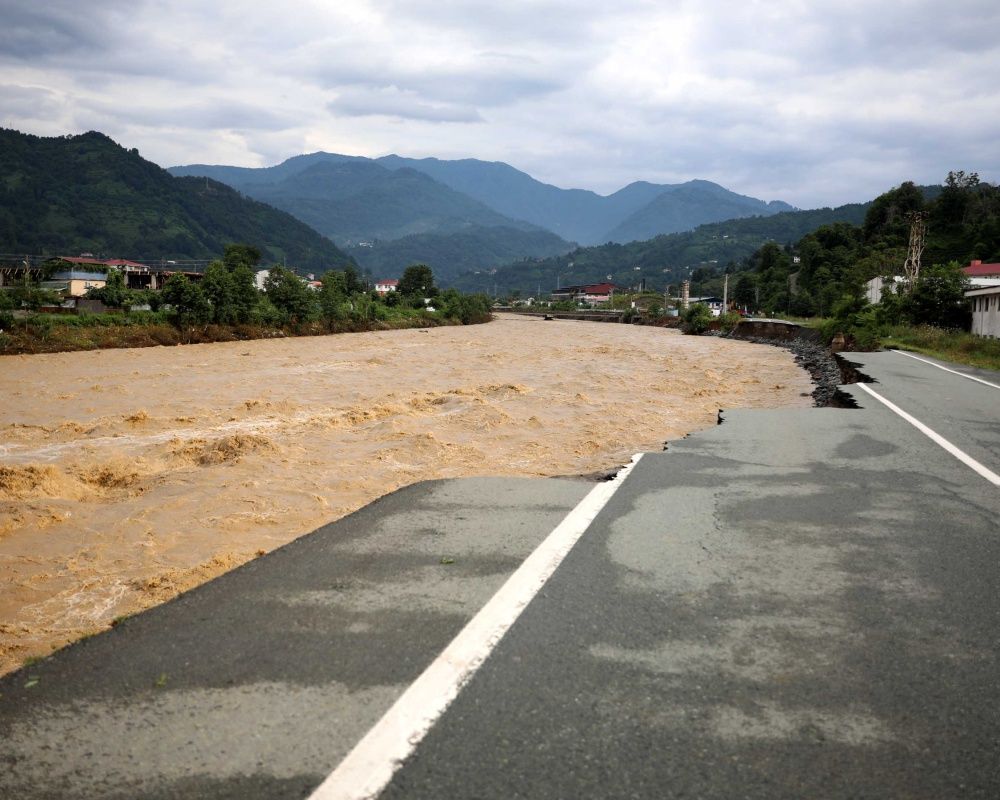 Doğu Karadeniz'de sel felaketinin bilançosu ağır oldu! Artvin'de selin izleri siliniyor 50