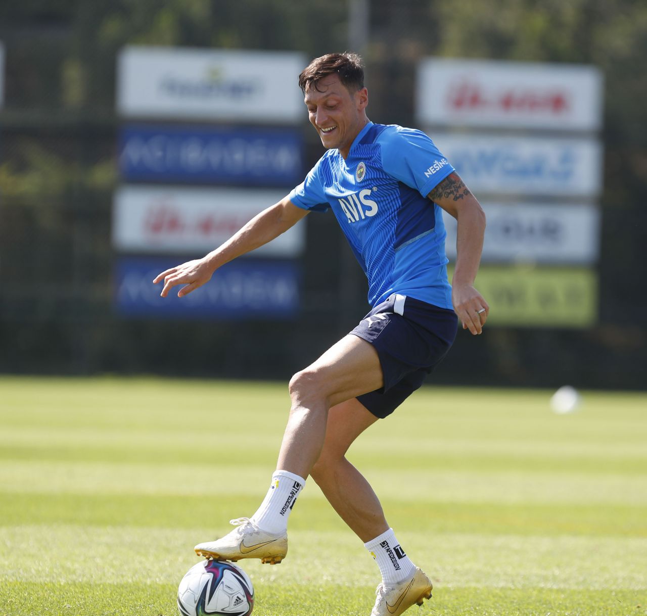 Fenerbahçe'de Mesut Özil sevinci... Yıldız isim, Vitor Pereira'nın vazgeçilmezi olacak 2