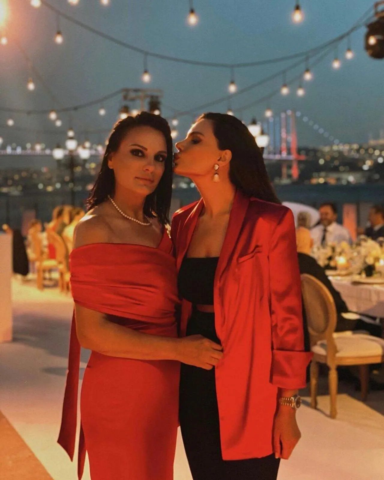 Tolgahan Sayışman'ın Süper Kayınvalidesi Pozlarıyla Sosyal Medyayı Salladı! 3