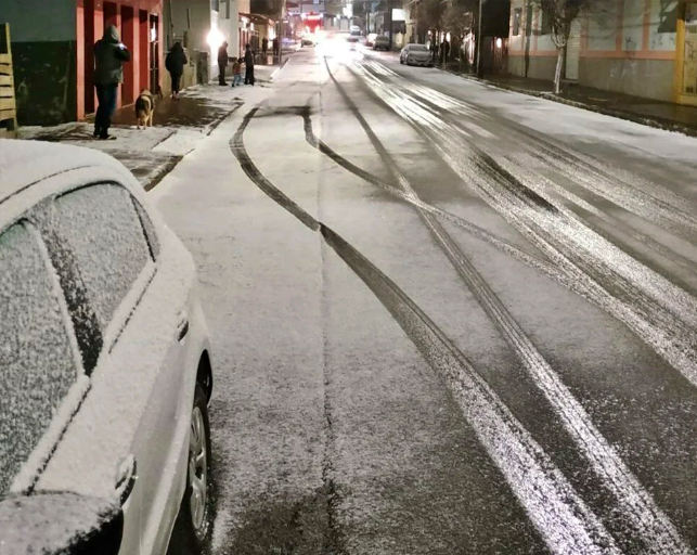 Brezilya'da hava -10 dereceyi gördü! Tarihte ilk kez kar yağdı! 2