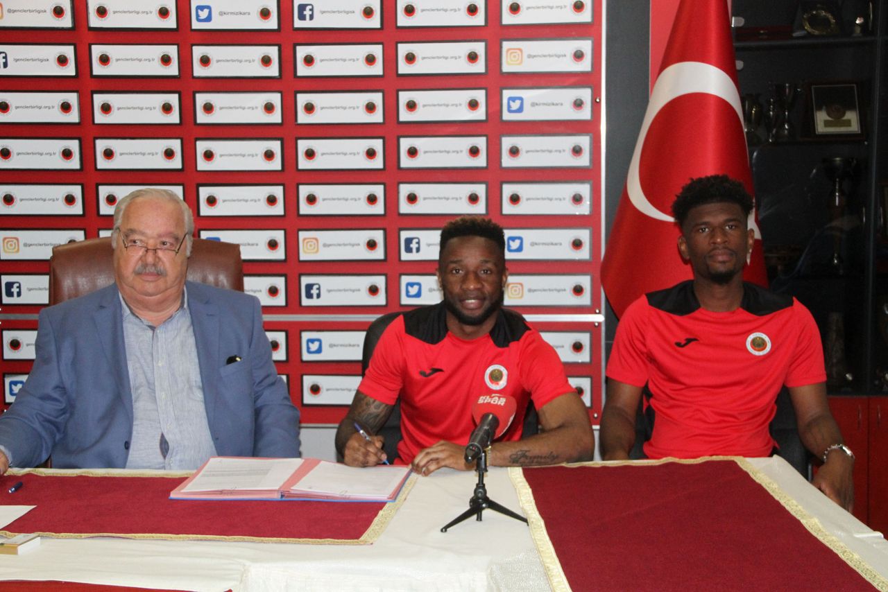 Süper Lig 2021-22 sezonu transfer hareketleri 26
