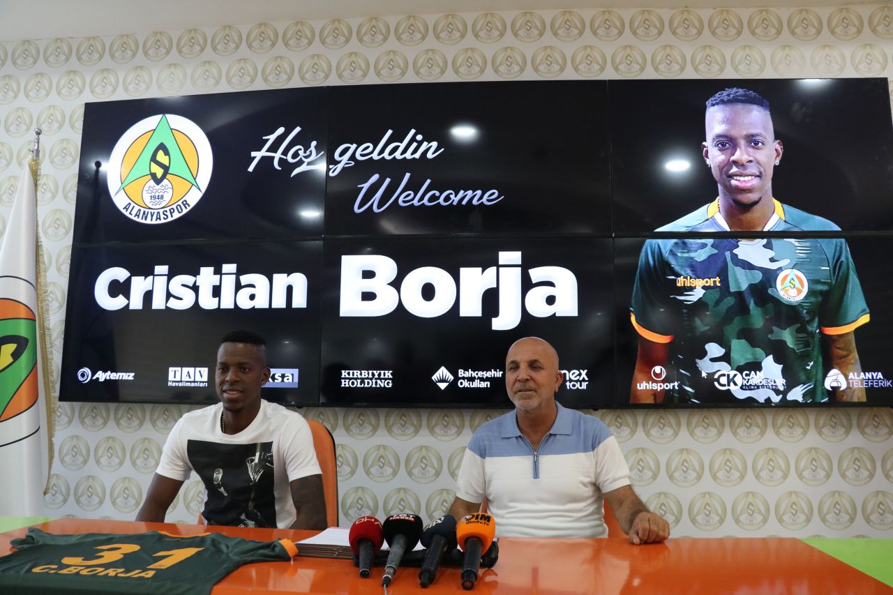 Süper Lig 2021-22 sezonu transfer hareketleri 28