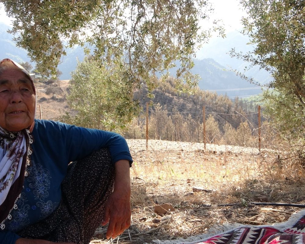 Adana’nın Aladağ ilçesinde çıkan yangından geriye ailelerin acılı hikayeleri, küle dönmüş evler ve orman kaldı 22