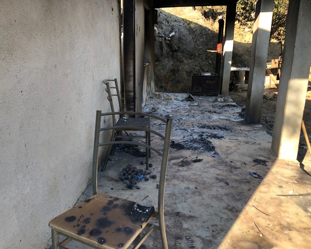Adana’nın Aladağ ilçesinde çıkan yangından geriye ailelerin acılı hikayeleri, küle dönmüş evler ve orman kaldı 27