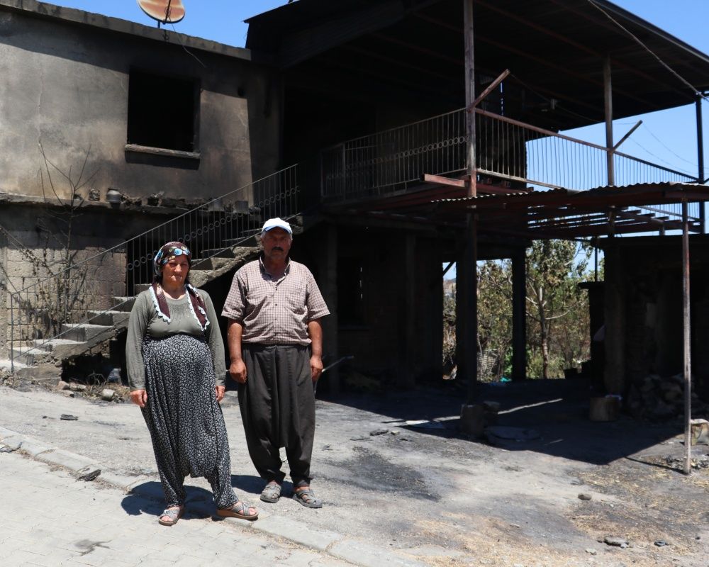 Adana’nın Aladağ ilçesinde çıkan yangından geriye ailelerin acılı hikayeleri, küle dönmüş evler ve orman kaldı 4
