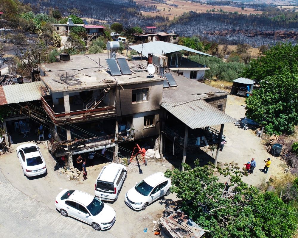 Adana’nın Aladağ ilçesinde çıkan yangından geriye ailelerin acılı hikayeleri, küle dönmüş evler ve orman kaldı 18