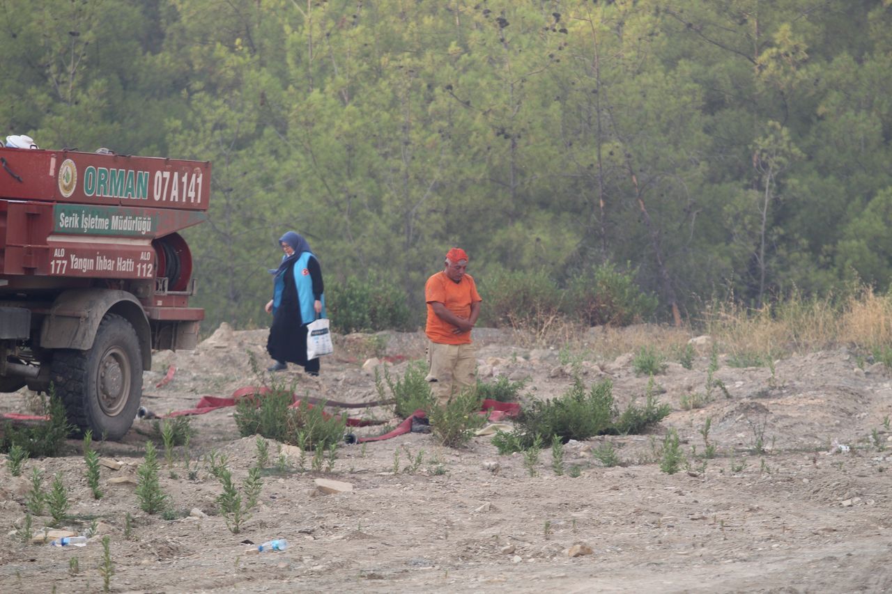 Manavgat’taki yangının 5. günü doluyor! Metrelerce yükselen alevlerle zorlu mücadele 15