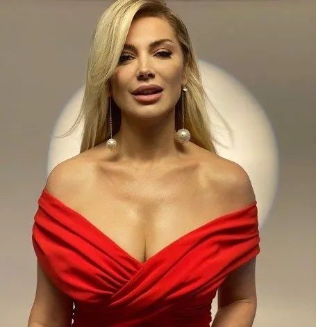 Songül Karlı Rezil Oldu! Oğluyla Paylaştığı Fotoğraf Alay Konusu Oldu! 4