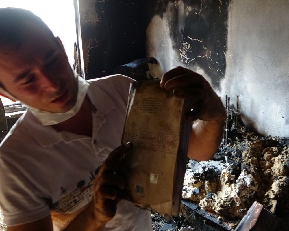 Manavgat'taki yangında küle dönen evdeki Kur'an-ı Kerimler zarar görmedi 8