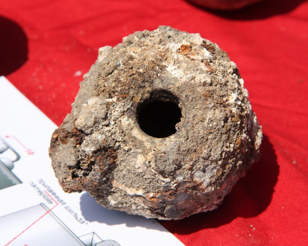 Diyarbakır'da Amida Höyük'te devam eden kazılarda 1. Dünya Savaşı'na ait 782 adet el bombası bulundu 6