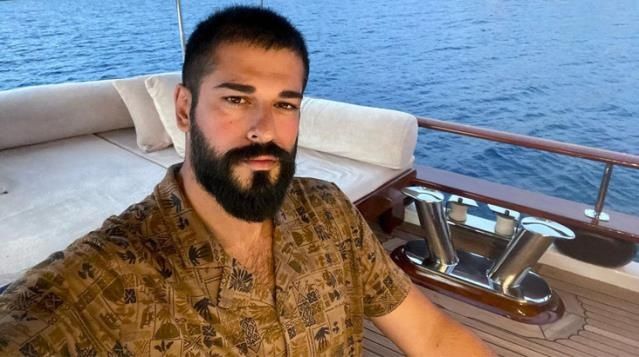 Burak Özçivit göbekli haliyle şaşırttı! Eşi Fahriye Evcen'in diline düştü! 1