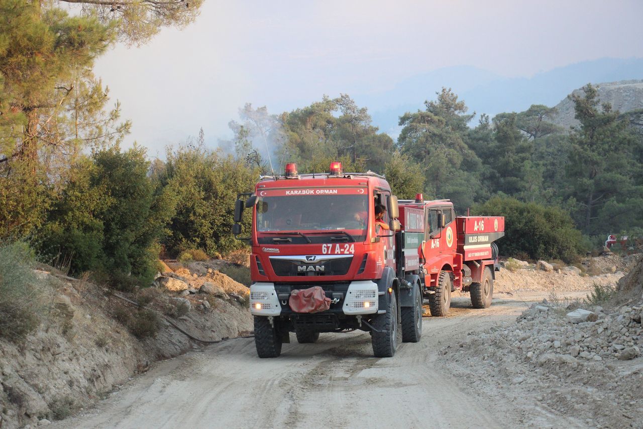 Alevler Gökbel Dağları'nı esir aldı 21