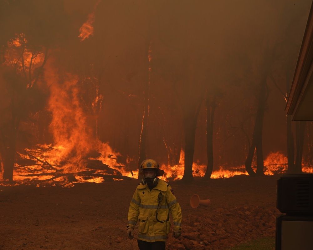 California tarihinin en büyük 3. yangınını yaşıyor! 3 haftadır söndürülemedi 48