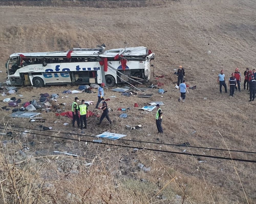 15 kişiye mezar oldu! Balıkesir'deki korkunç kazadan arda kalanlar... 7