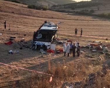 15 kişiye mezar oldu! Balıkesir'deki korkunç kazadan arda kalanlar... 9