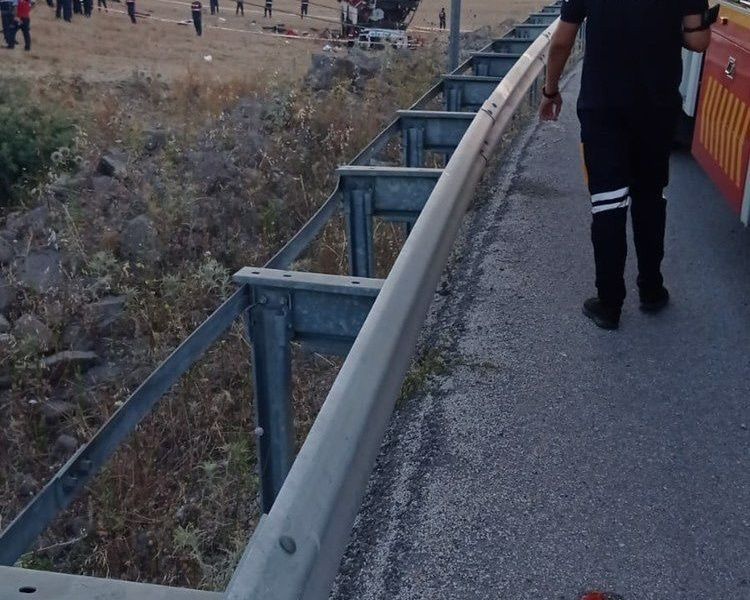 15 kişiye mezar oldu! Balıkesir'deki korkunç kazadan arda kalanlar... 10