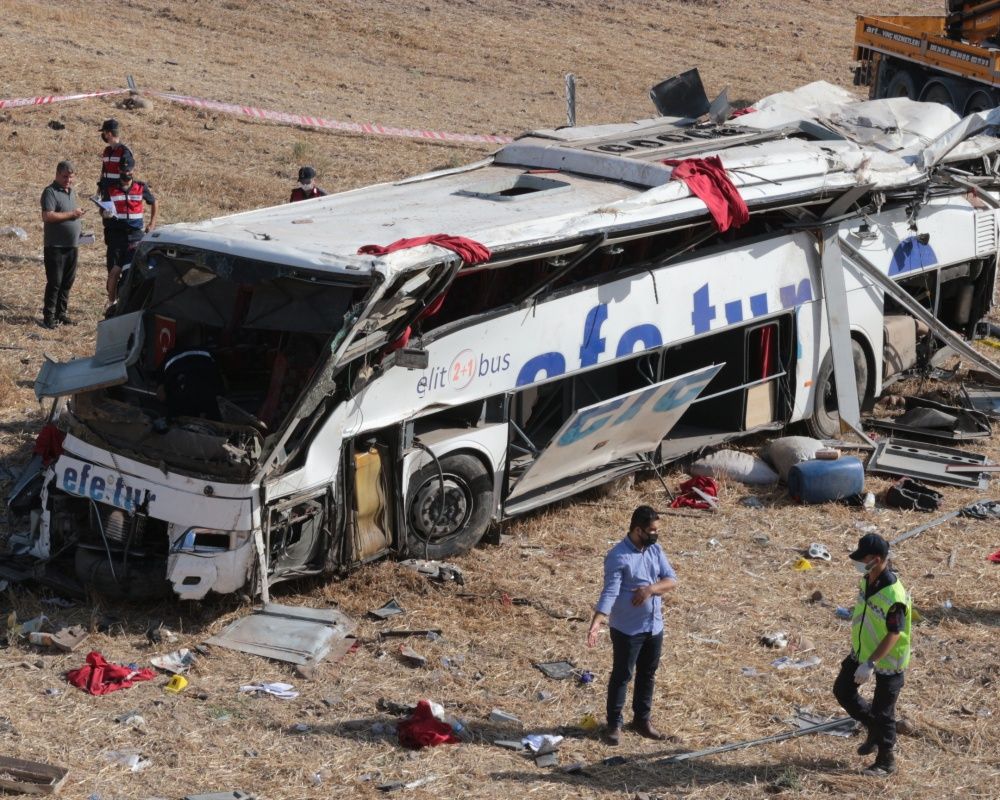 15 kişiye mezar oldu! Balıkesir'deki korkunç kazadan arda kalanlar... 44