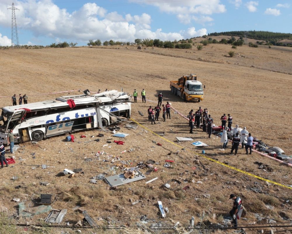 15 kişiye mezar oldu! Balıkesir'deki korkunç kazadan arda kalanlar... 37