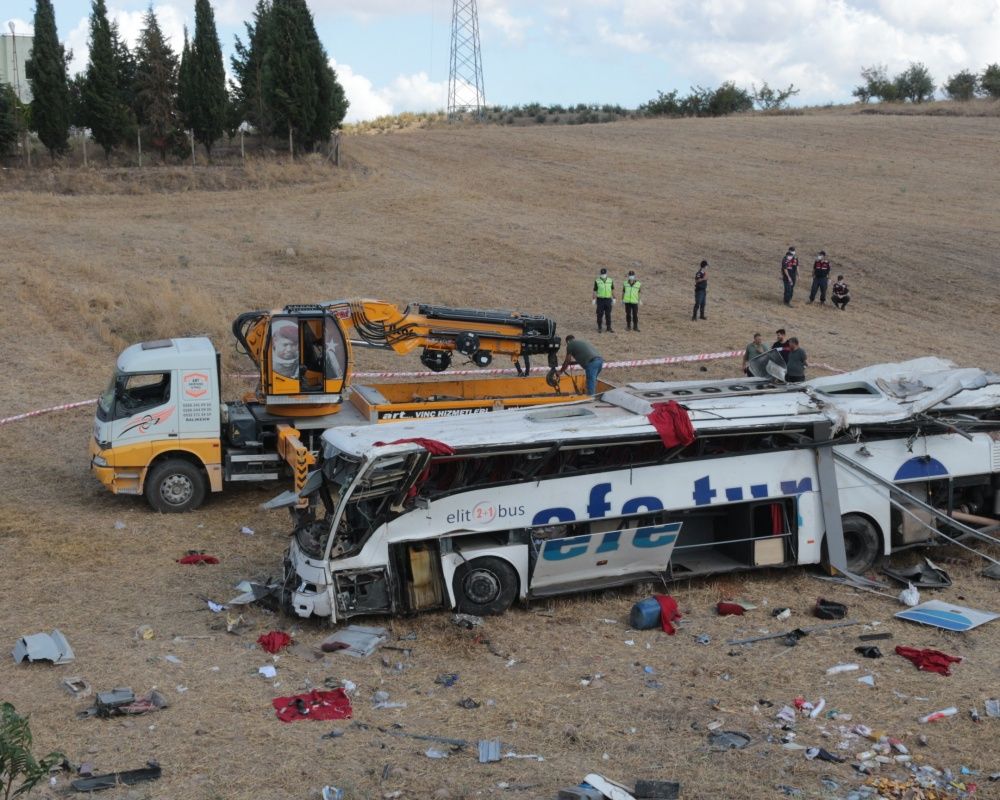 15 kişiye mezar oldu! Balıkesir'deki korkunç kazadan arda kalanlar... 18