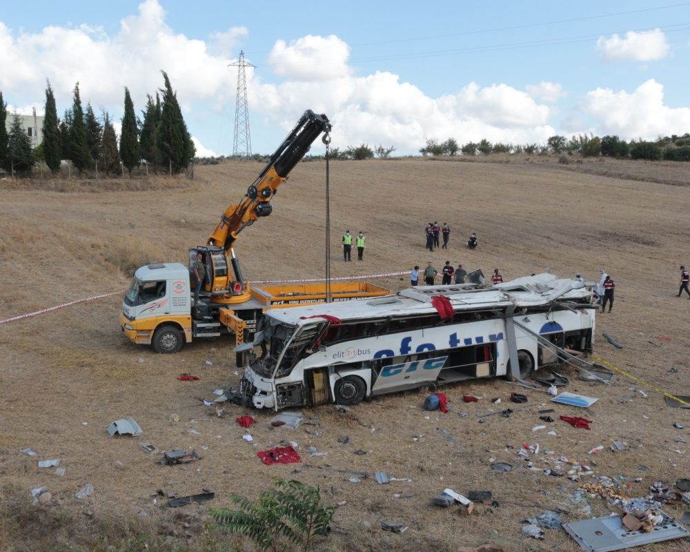 15 kişiye mezar oldu! Balıkesir'deki korkunç kazadan arda kalanlar... 38