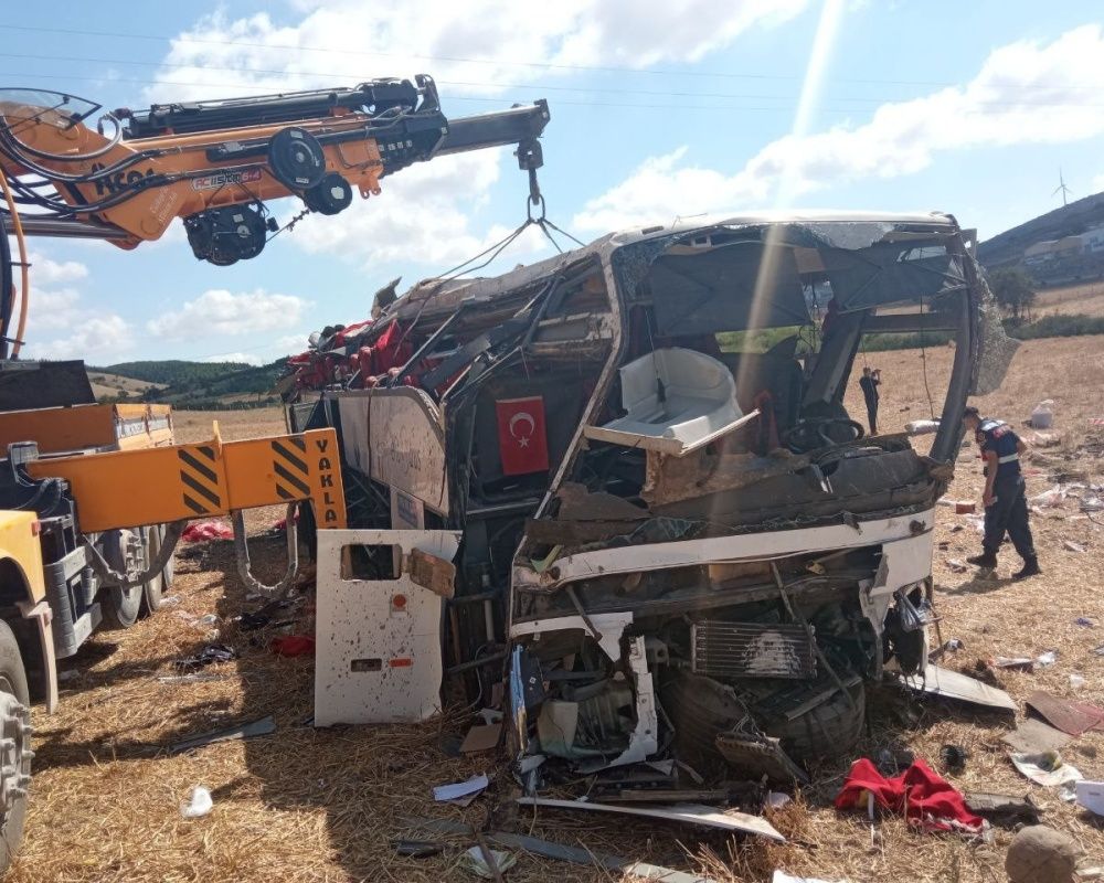 15 kişiye mezar oldu! Balıkesir'deki korkunç kazadan arda kalanlar... 33