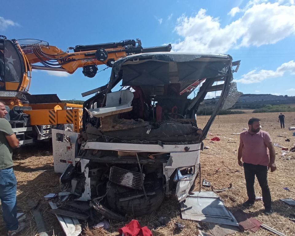 15 kişiye mezar oldu! Balıkesir'deki korkunç kazadan arda kalanlar... 14