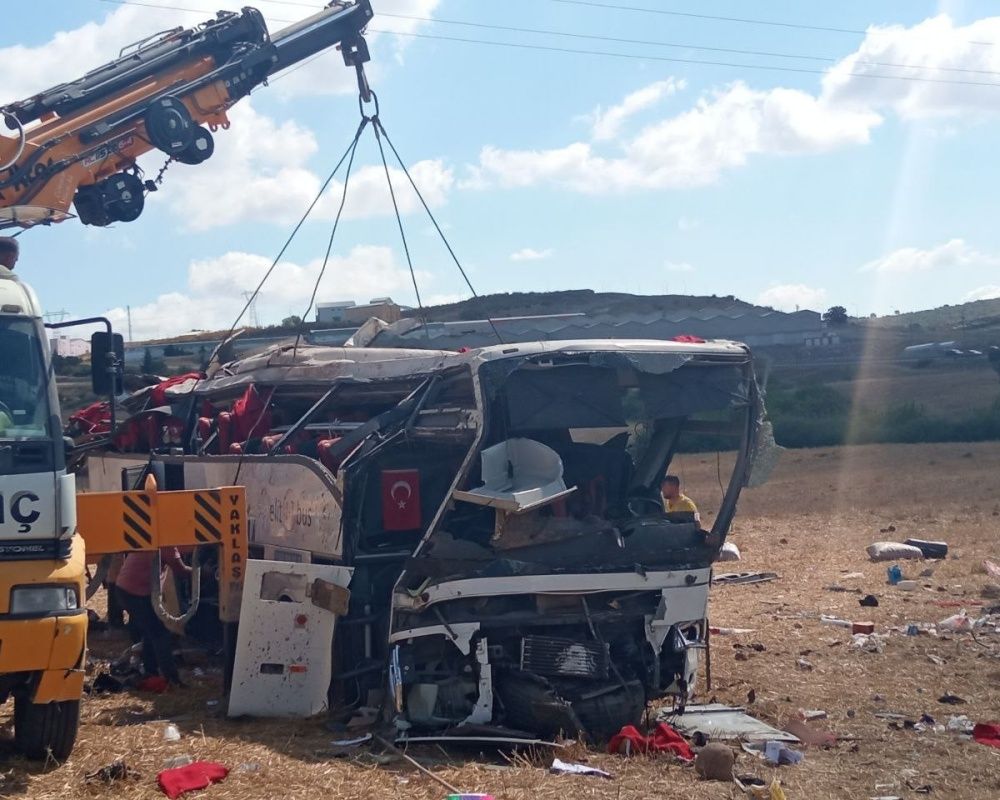 15 kişiye mezar oldu! Balıkesir'deki korkunç kazadan arda kalanlar... 34