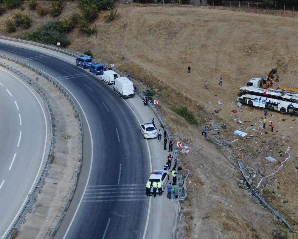 15 kişiye mezar oldu! Balıkesir'deki korkunç kazadan arda kalanlar... 50