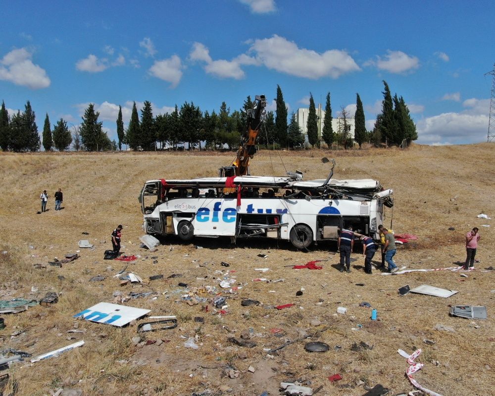 15 kişiye mezar oldu! Balıkesir'deki korkunç kazadan arda kalanlar... 51