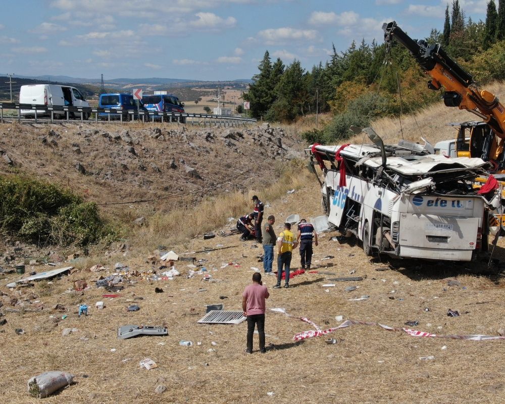 15 kişiye mezar oldu! Balıkesir'deki korkunç kazadan arda kalanlar... 52