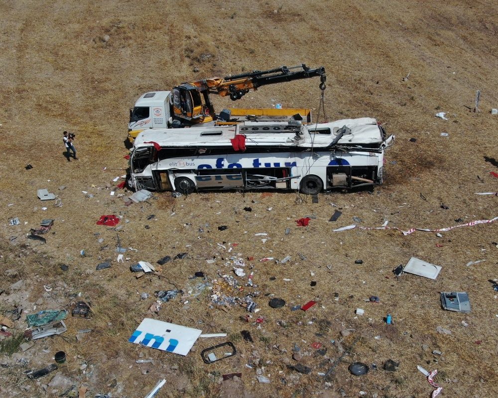 15 kişiye mezar oldu! Balıkesir'deki korkunç kazadan arda kalanlar... 54