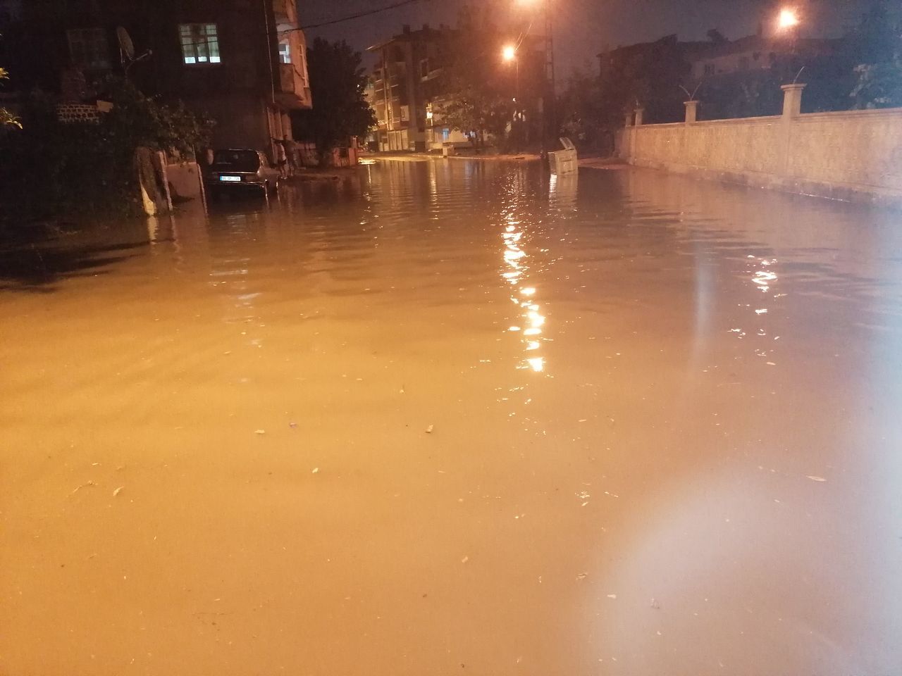 Samsun'daki etkili yağış Canik ve Çarşamba'yı vurdu 1