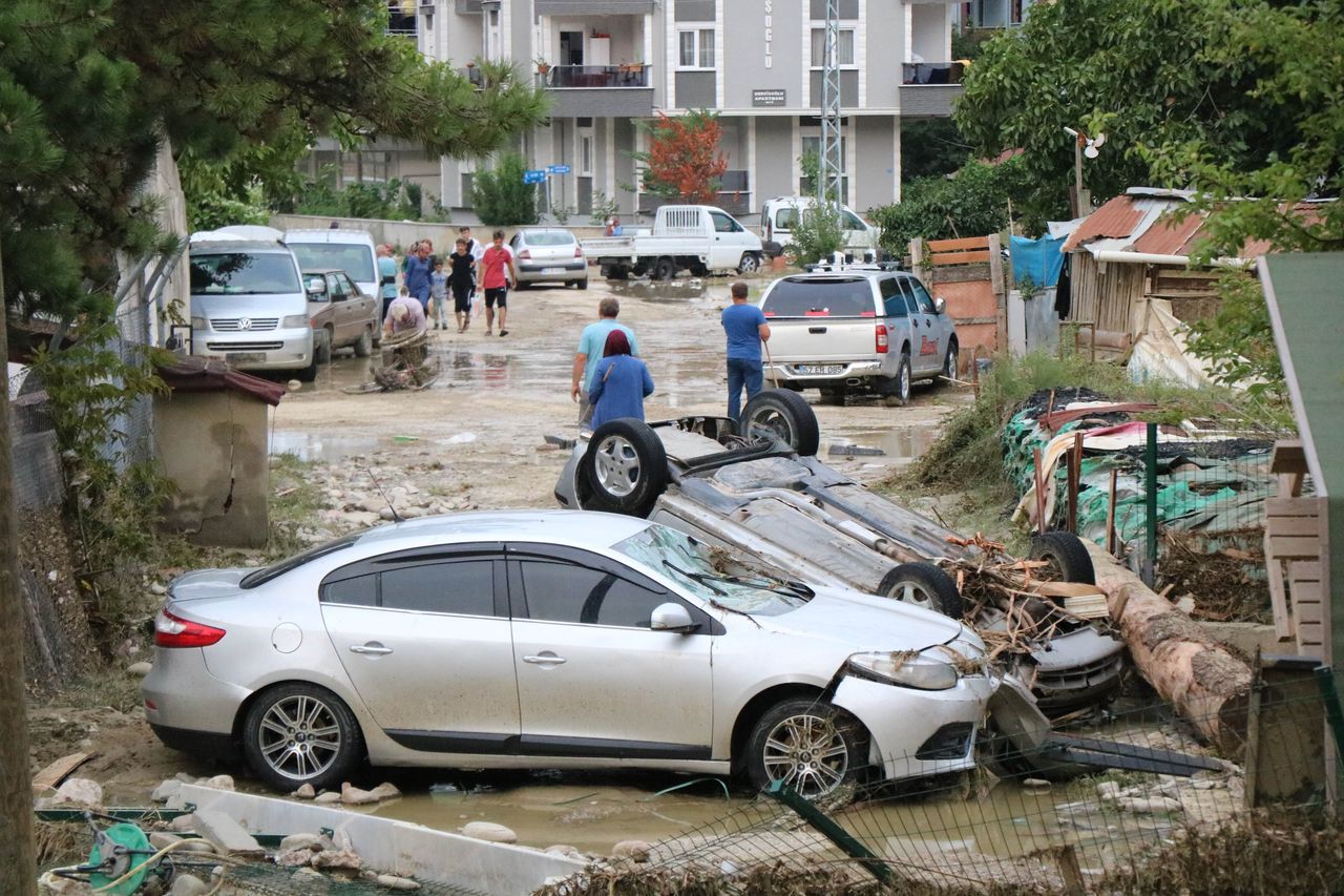 Sel suları çekildi, felaketin boyutu ortaya çıktı 3
