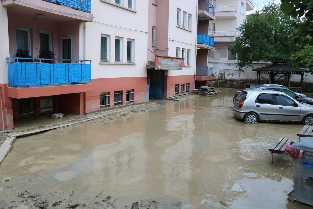 Sel suları çekildi, felaketin boyutu ortaya çıktı 12