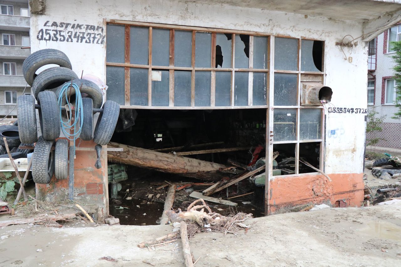 Sel suları çekildi, felaketin boyutu ortaya çıktı 14