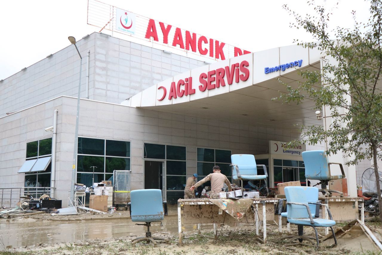 Sel suları çekildi, felaketin boyutu ortaya çıktı 18