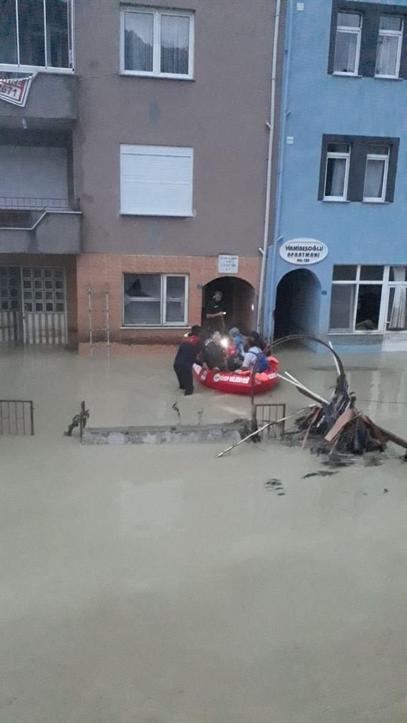 Sel suları çekildi, felaketin boyutu ortaya çıktı 21
