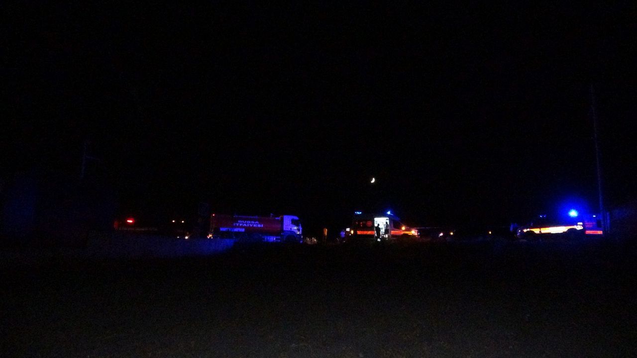 Bursa'da sıcak gece! Palet fabrikası küle döndü 14