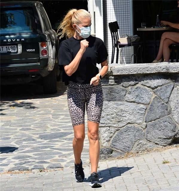Burcu Esmersoy ile Demet Akalın küslüğü bitti! Ünlü sunucudan flaş açıklama geldi! 3