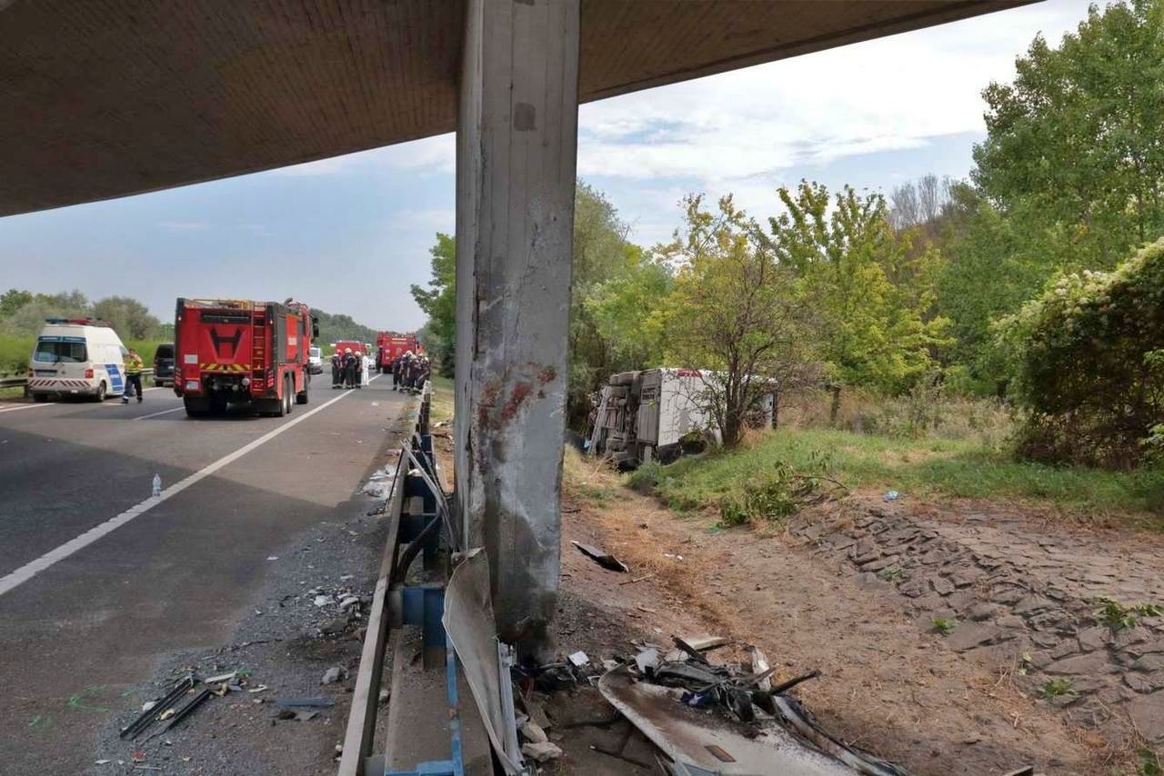 Korku filmi gibi trafik kazası: Yolcu otobüsü kontrolden çıktı! 9
