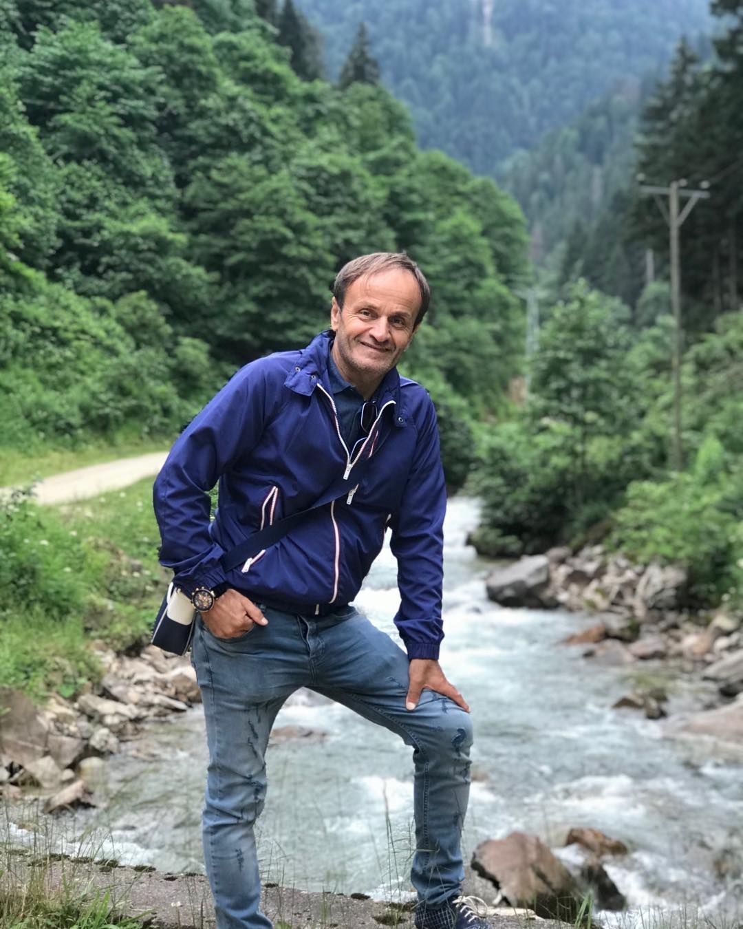 Cenazede tepki çeken olay! Hayatını kaybeden 'Cimilli İbo' lakaplı şarkıcı İbrahim Özer son yolculuğuna uğurlandı 5
