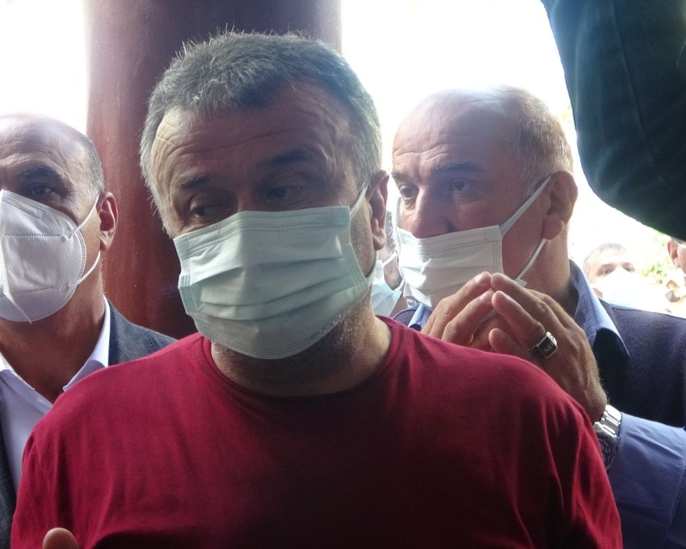 Cenazede tepki çeken olay! Hayatını kaybeden 'Cimilli İbo' lakaplı şarkıcı İbrahim Özer son yolculuğuna uğurlandı 37