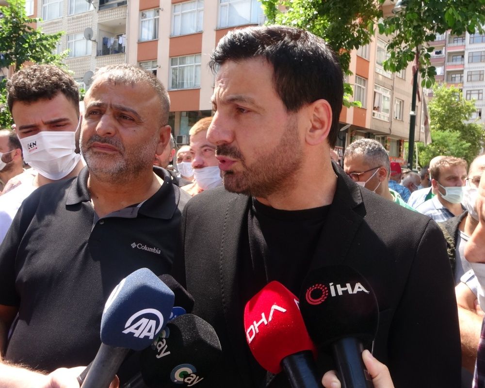 Cenazede tepki çeken olay! Hayatını kaybeden 'Cimilli İbo' lakaplı şarkıcı İbrahim Özer son yolculuğuna uğurlandı 19