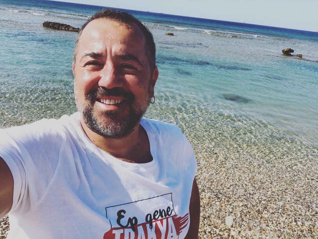 Evinde kaza geçiren Ata Demirer'den kötü haber geldi 9
