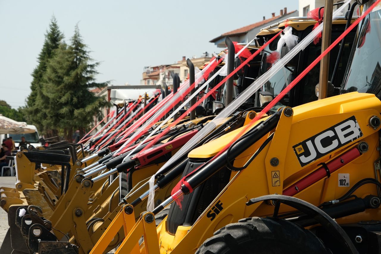 Böyle düğün konvoyu görülmedi! Damat, gelini 11 kepçe ile aldı 4